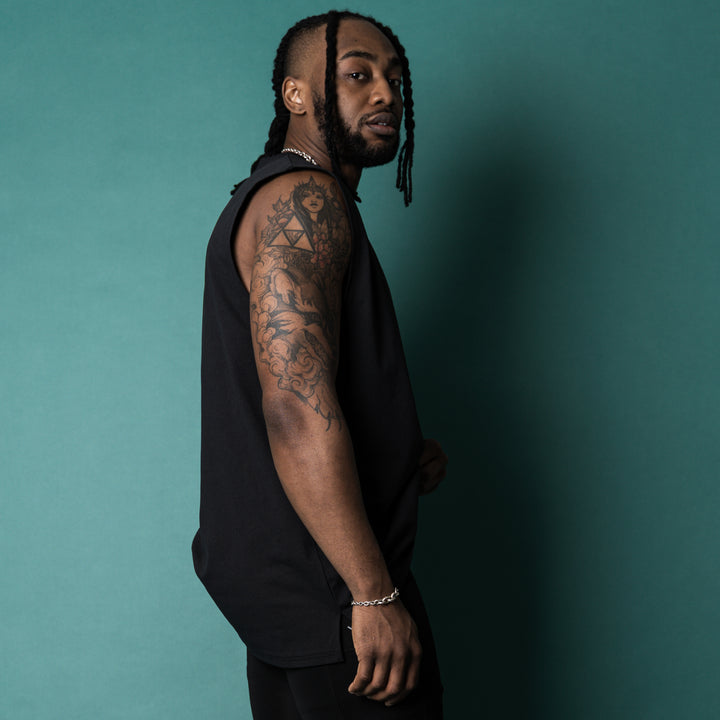 【3/13(金)発売】QUAD LOGO META EASY SLEEVELESS SHIRT