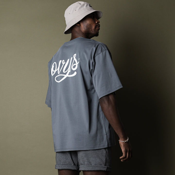 【3/20(金)発売】SSJ SCRIPT OVERSIZED PKT SS TEE