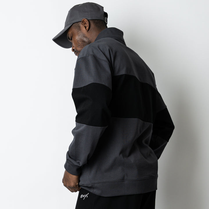 【2/27(金)発売】PANELED HALF ZIP COTTON LS SHIRT
