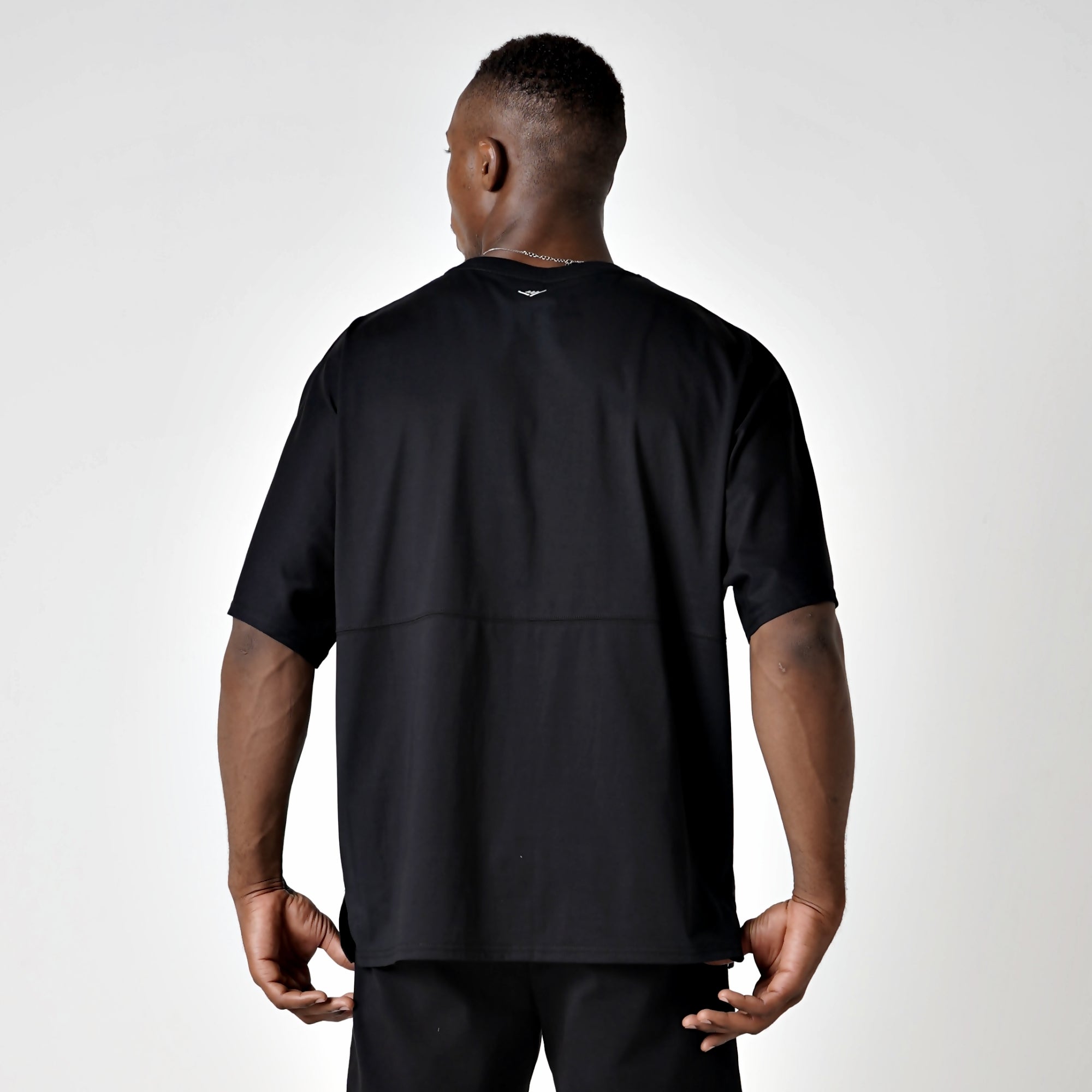 メンズ【ovys公式】ブラックレターオーバーサイズポケットTシャツ