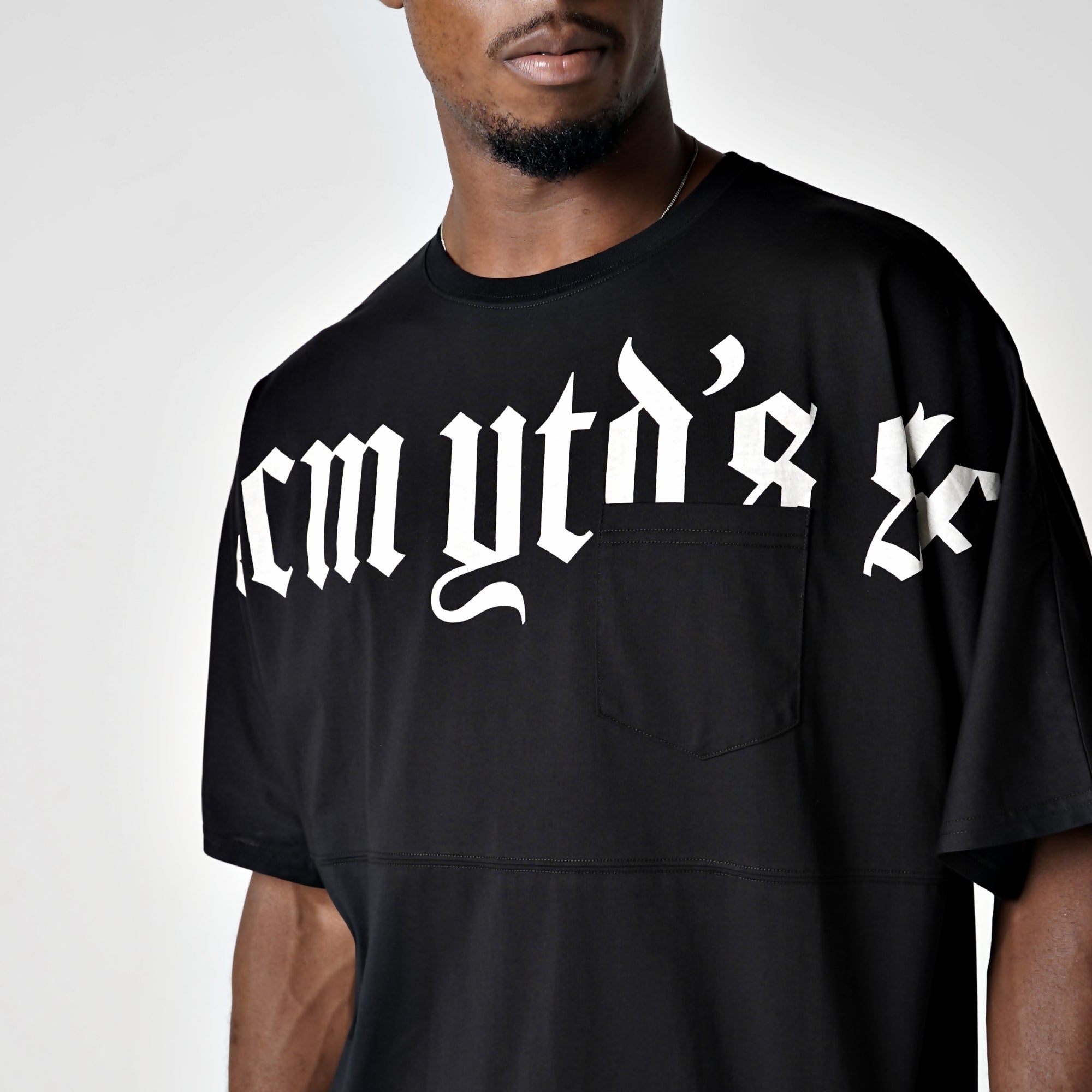 メンズ【ovys公式】ブラックレターオーバーサイズポケットTシャツ