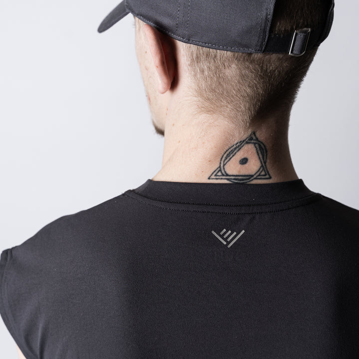 【6/12(金)発売】META DRY BOXY SLEEVELESS SHIRT