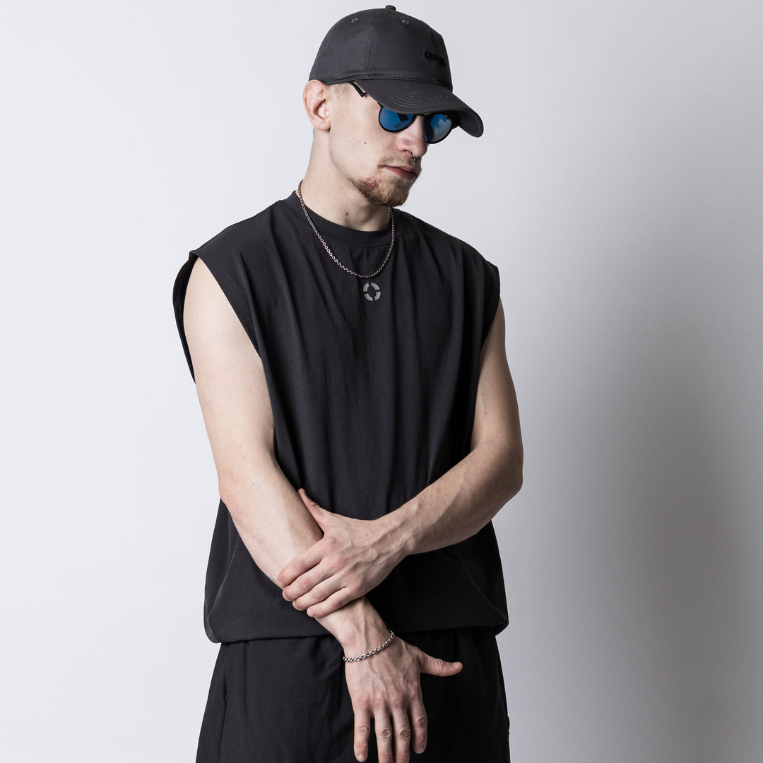 【6/12(金)発売】META DRY TUCK IN SLEEVELESS SHIRT