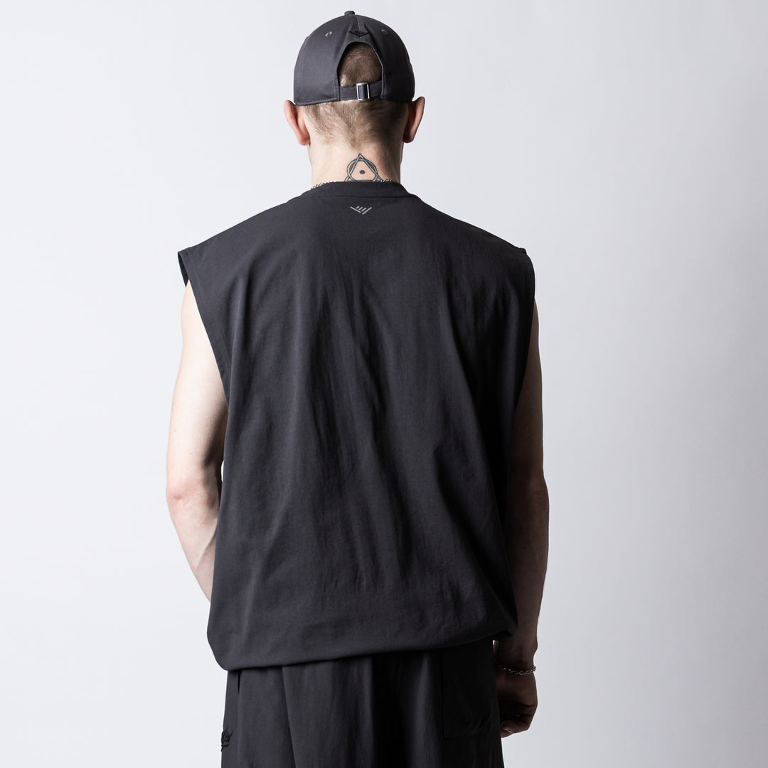 【6/12(金)発売】META DRY TUCK IN SLEEVELESS SHIRT