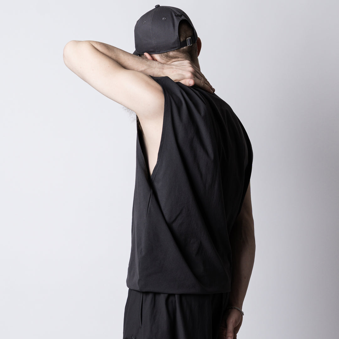 【6/12(金)発売】META DRY TUCK IN SLEEVELESS SHIRT