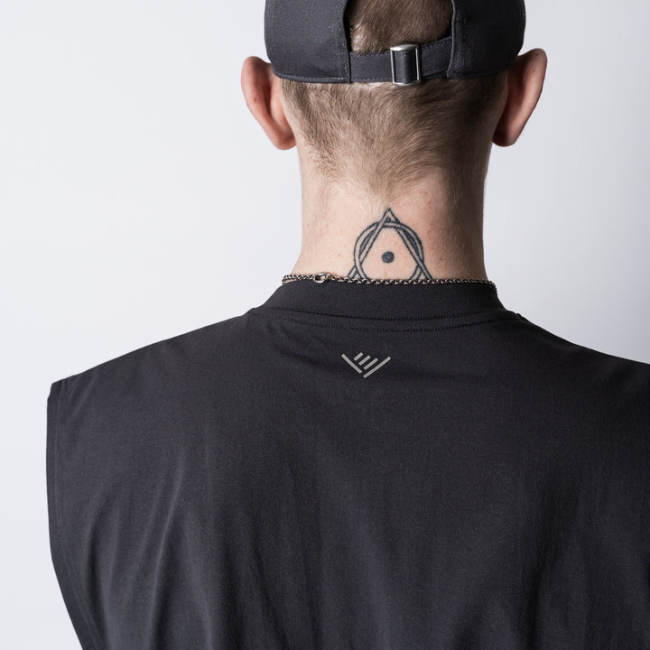 【6/12(金)発売】META DRY TUCK IN SLEEVELESS SHIRT