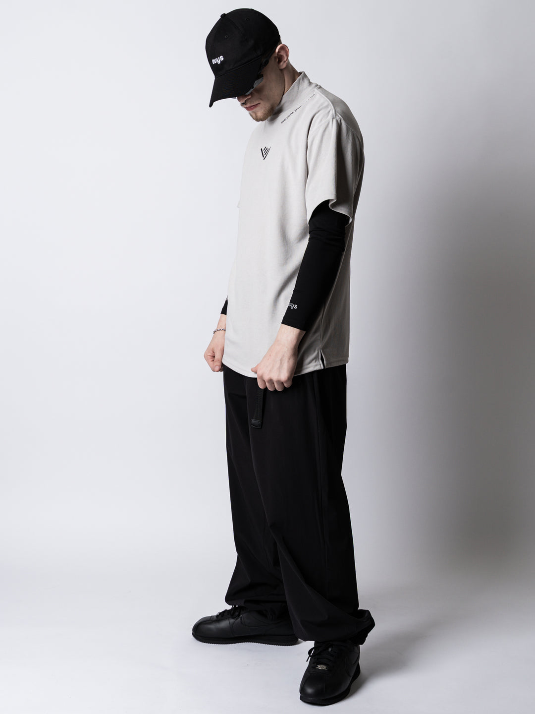 HAND SIGN LOGO HIGH NECK BACK MESH SS TEE