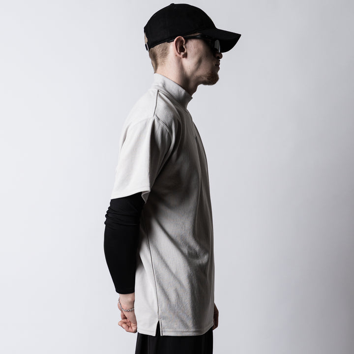 HAND SIGN LOGO HIGH NECK BACK MESH SS TEE