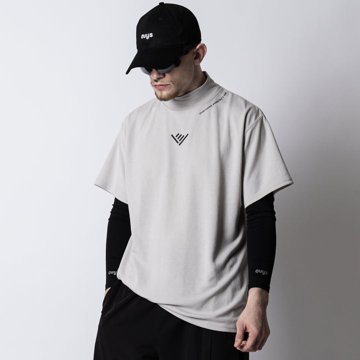 HAND SIGN LOGO HIGH NECK BACK MESH SS TEE