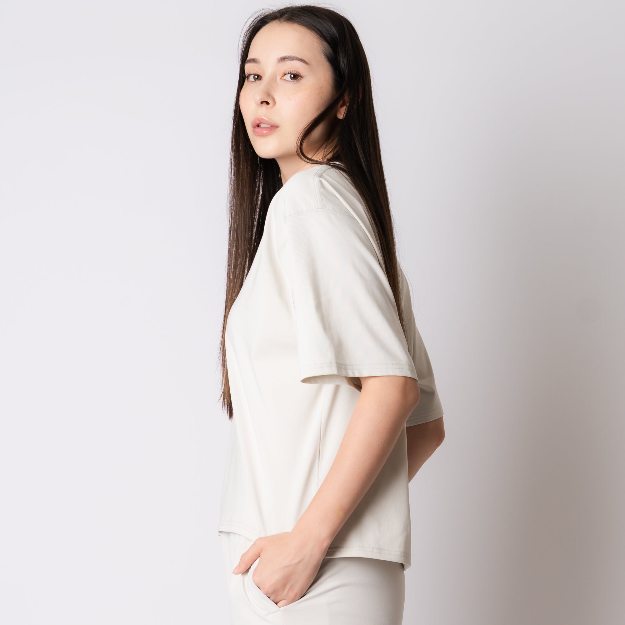 5/10(日)発売】WMNS SSJ MULTI LINE HS TEE – ovys(オーヴィーズ)