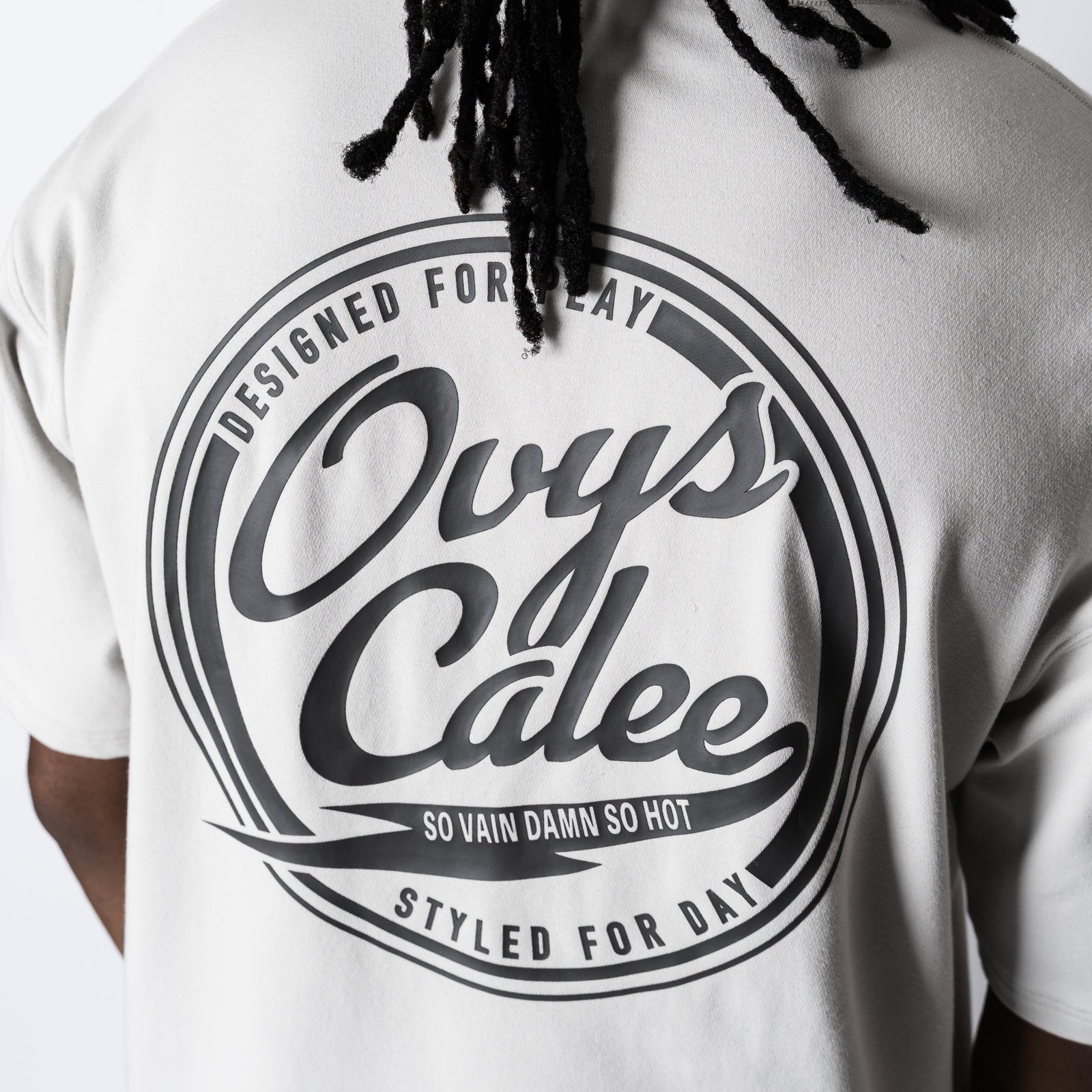 CALEE × ovys LOGO C-MESH OVERSIZED PKT SS TEE – ovys(オーヴィーズ)