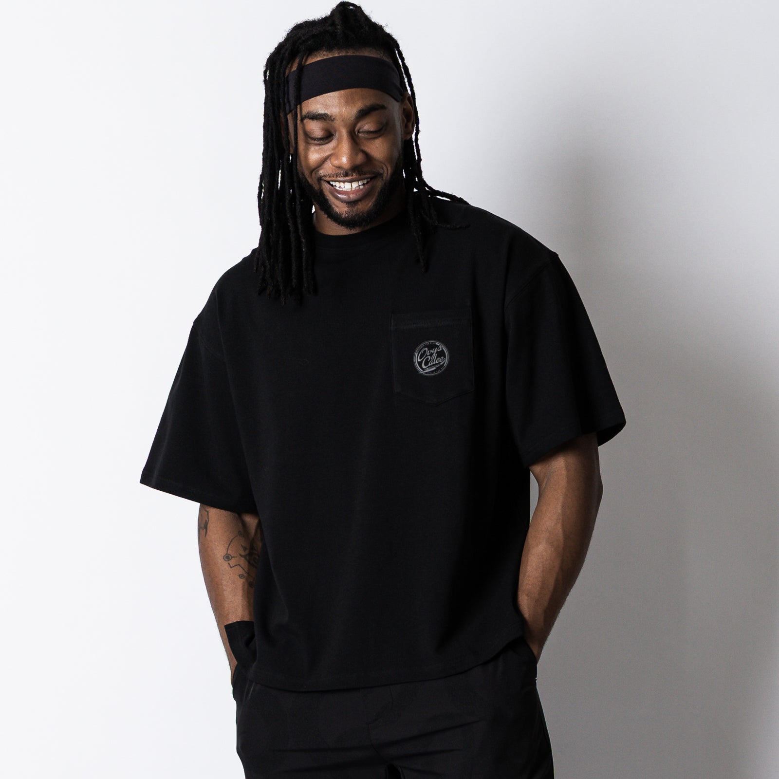 CALEE × ovys LOGO C-MESH OVERSIZED PKT SS TEE – ovys(オーヴィーズ)