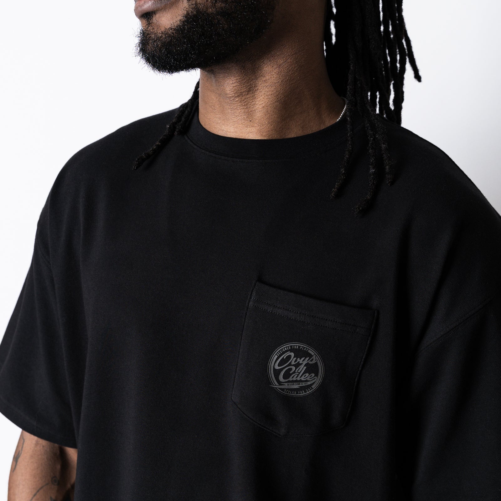 CALEE × ovys LOGO C-MESH OVERSIZED PKT SS TEE – ovys(オーヴィーズ)