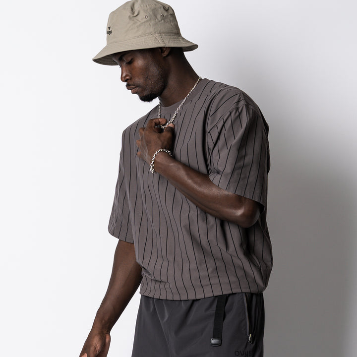 【8/7発売】STRIPE META DRY OVERSIZED TUCK IN SS TEE