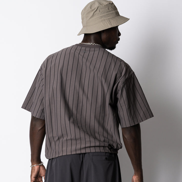 【8/7発売】STRIPE META DRY OVERSIZED TUCK IN SS TEE