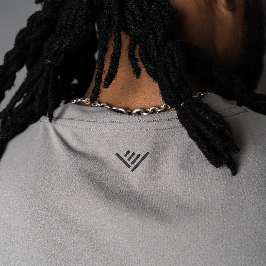 【3/13(金)発売】QUAD LOGO META EASY SLEEVELESS SHIRT