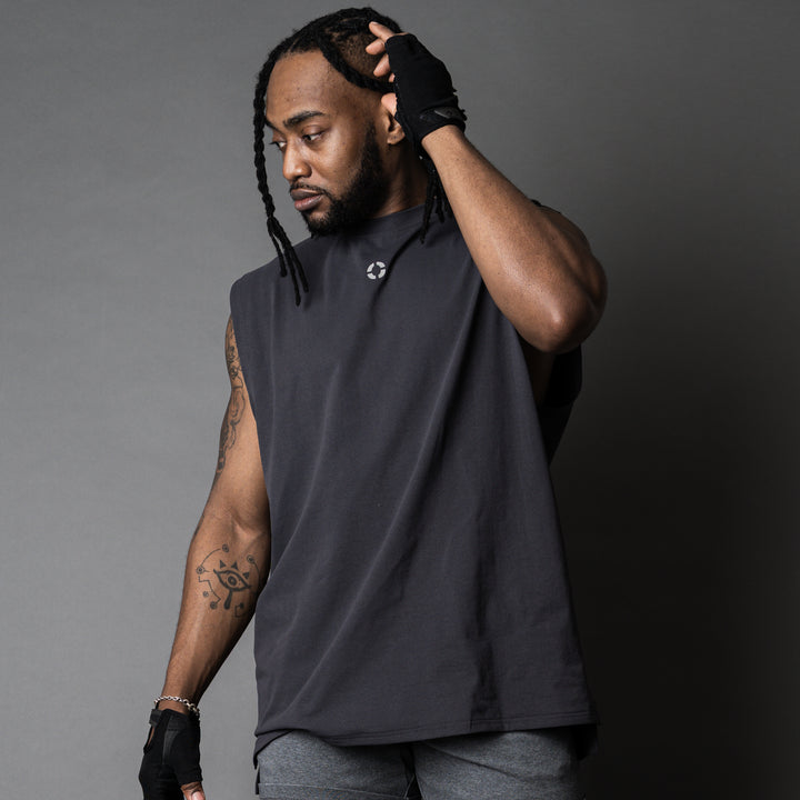 【3/13(金)発売】QUAD LOGO META EASY SLEEVELESS SHIRT