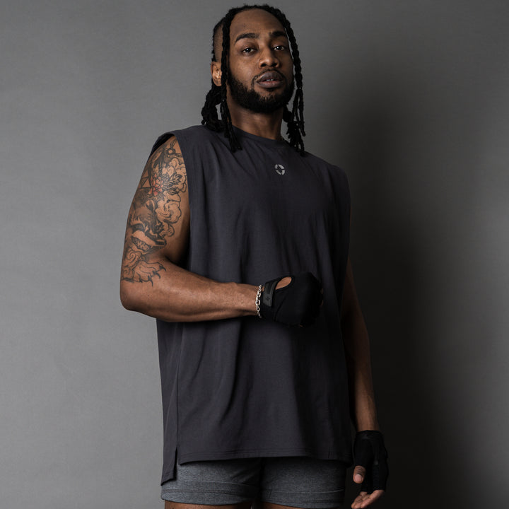 【3/13(金)発売】QUAD LOGO META EASY SLEEVELESS SHIRT