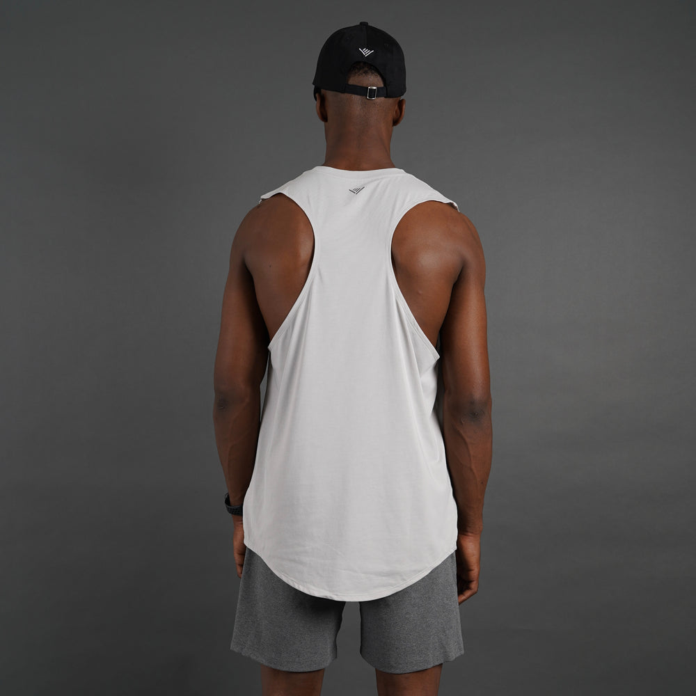 365 WORKOUT TANK TOPのICY WHITE、Lサイズを後ろから撮った写真です