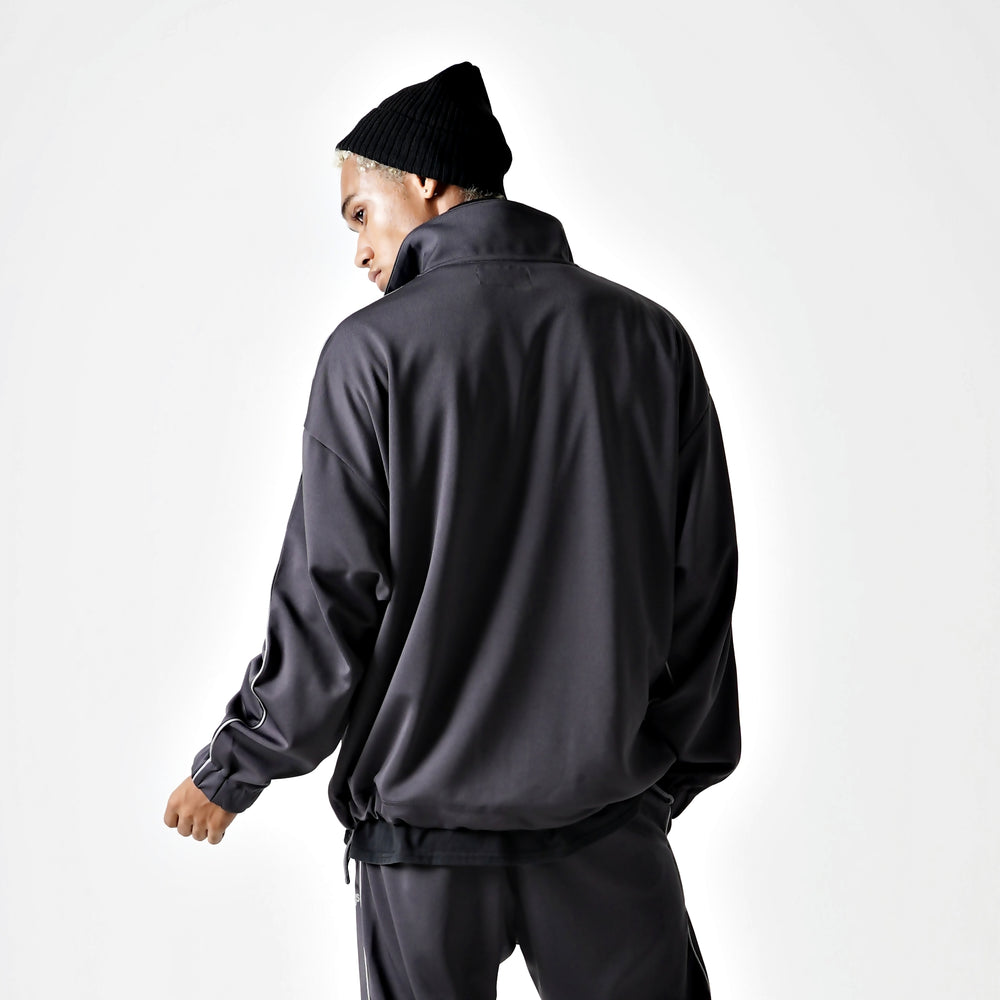 エコジャージアノラックのOFF BLACKのLサイズの着用画像後ろです