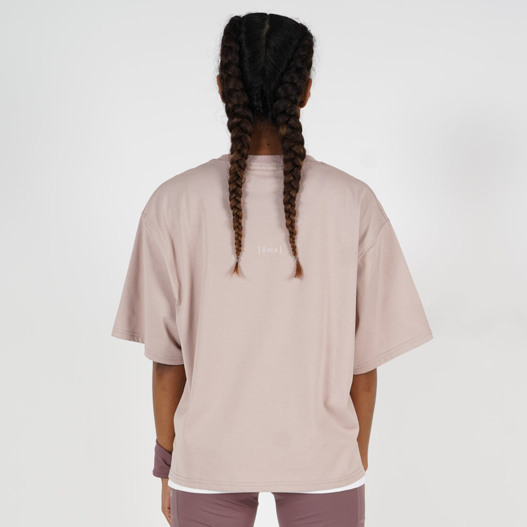 レディースハンドサインハーフスリーブTシャツのDUSTY ROSEのFreeサイズの着用画像です