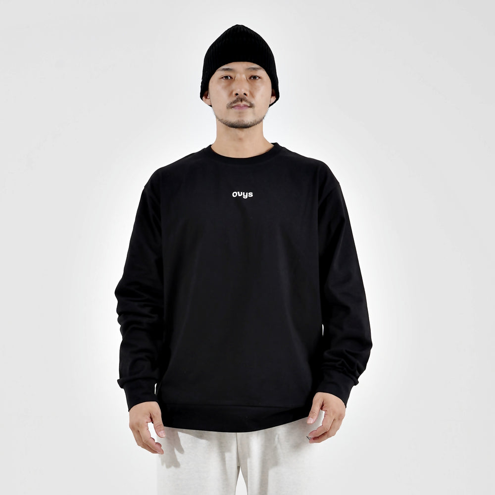 オーガニックコットンヘビー天竺クルーネックのBLACKのLサイズの着用画像です