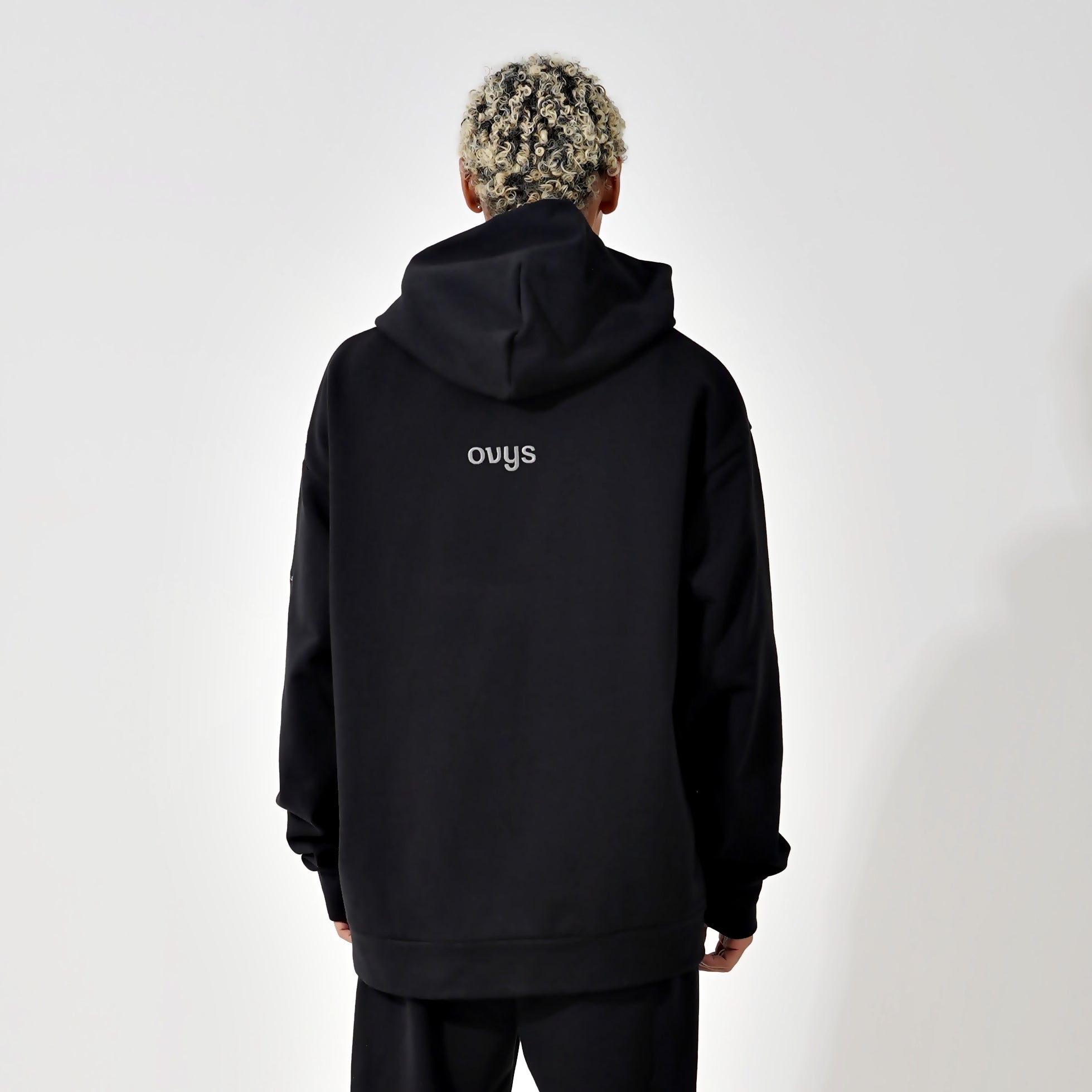 メンズ【ovys公式】オーガニックコットンヘビー裏毛ミニロゴジップアップフーディ／OC STRETCH HEAVY SWEAT MINI LOGO  ZIP-UP HOODIE – ovys(オーヴィーズ)