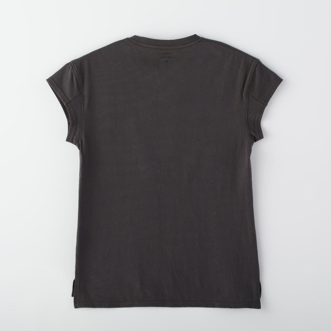 レディースオーガニックコットンストレッチタイトフィットTシャツのOFF BLACKの平置き画像です
